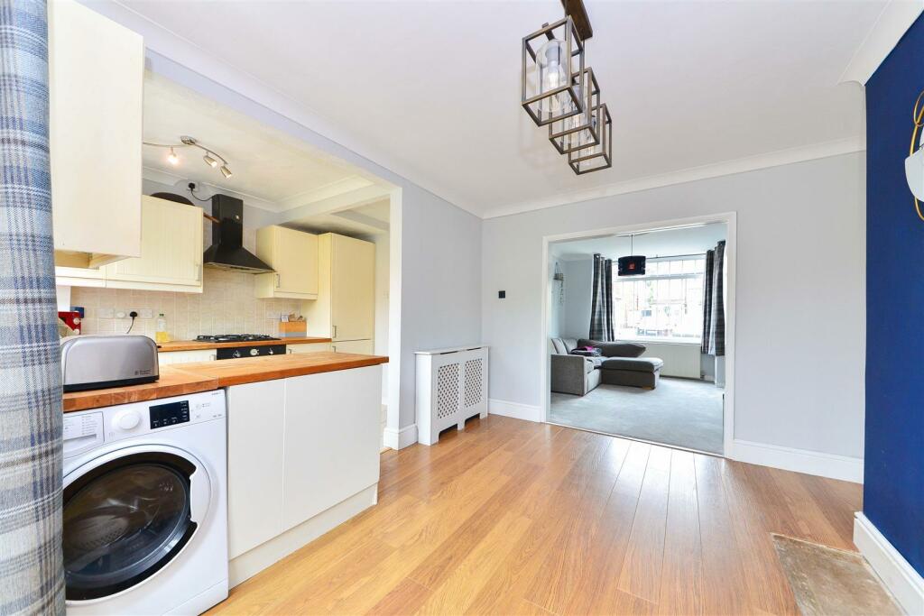 Kitchen/Dining Area