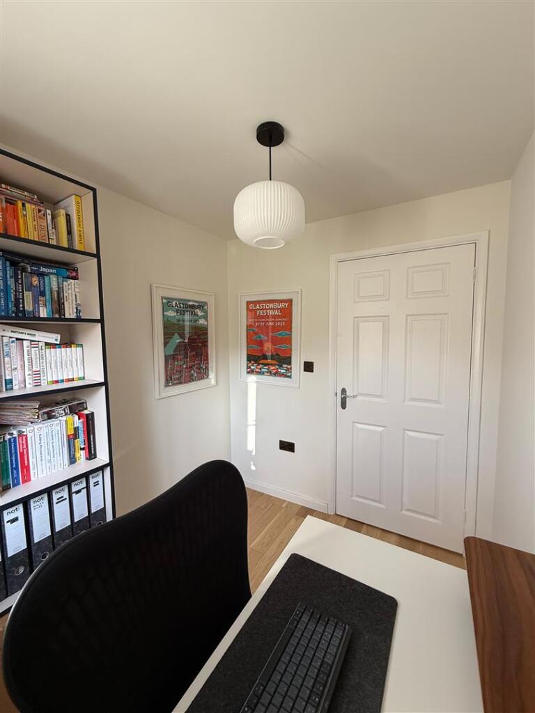 Winchester Court, E17