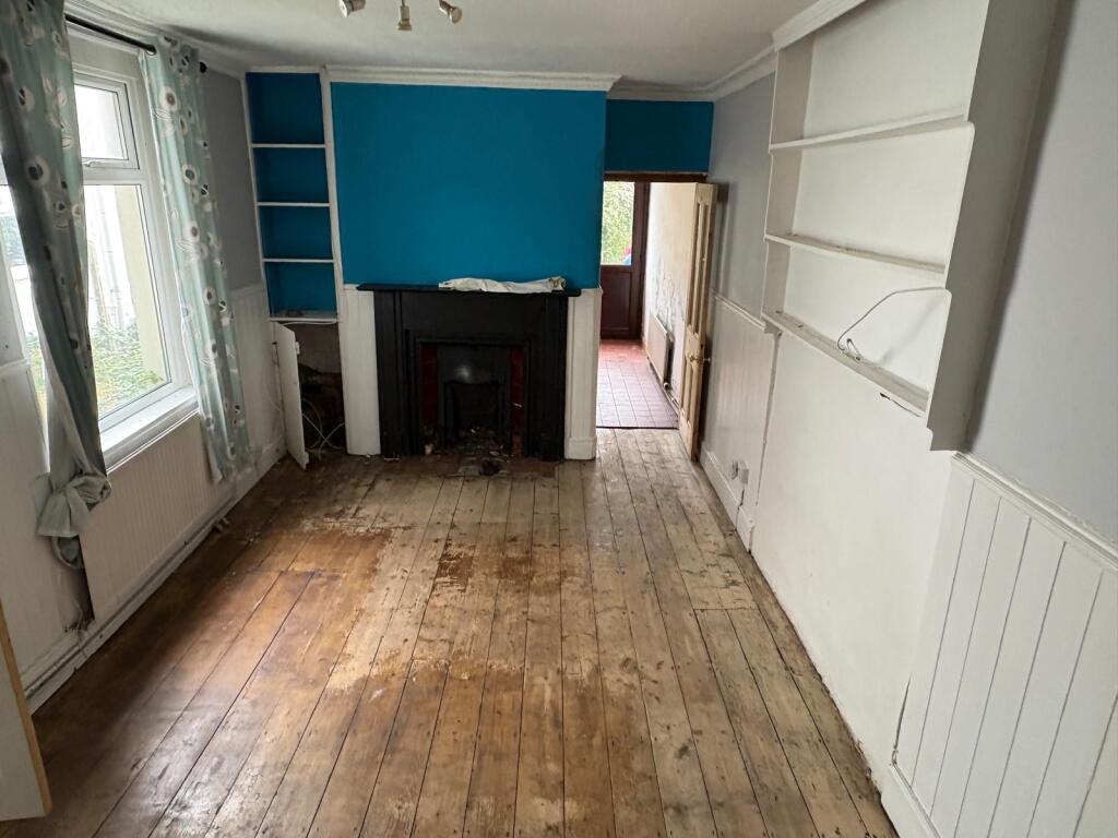 Ground Floor Flat, 164 Corporation Road, Grangetown, Cardiff CF11 7AY