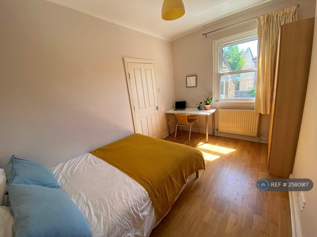 Middle Room