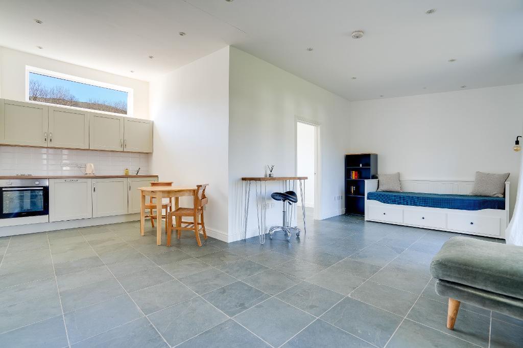 1 bed Annexe in the garden