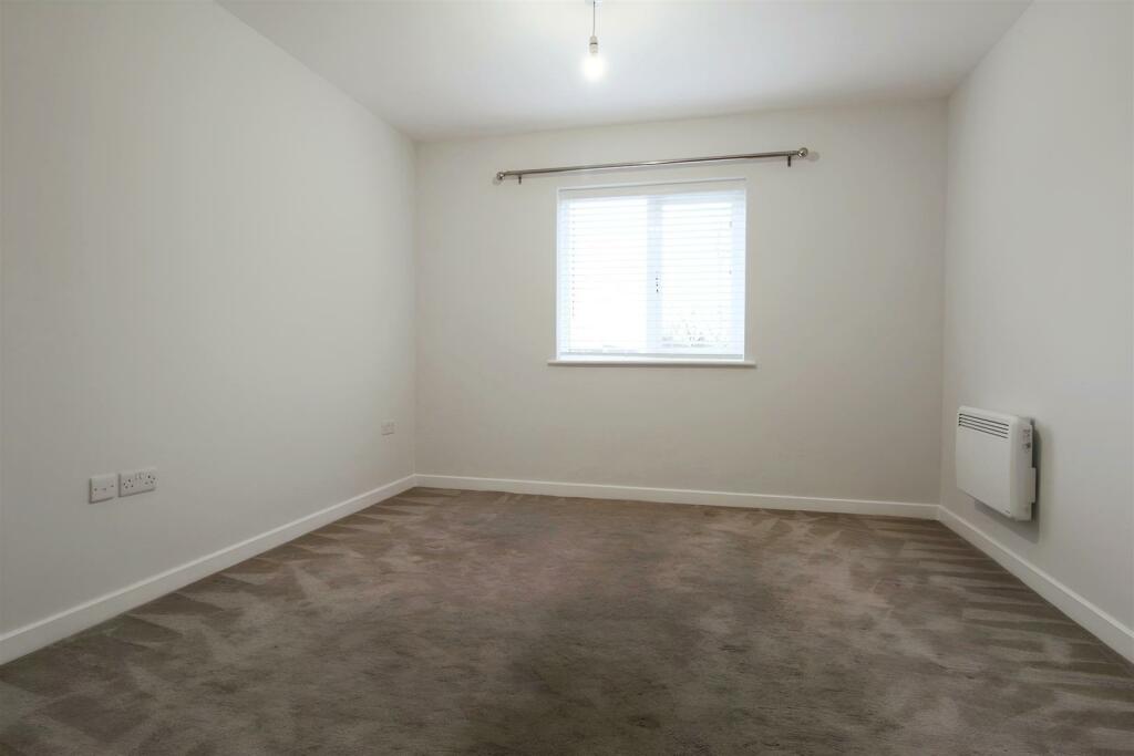 bed 201.JPG
