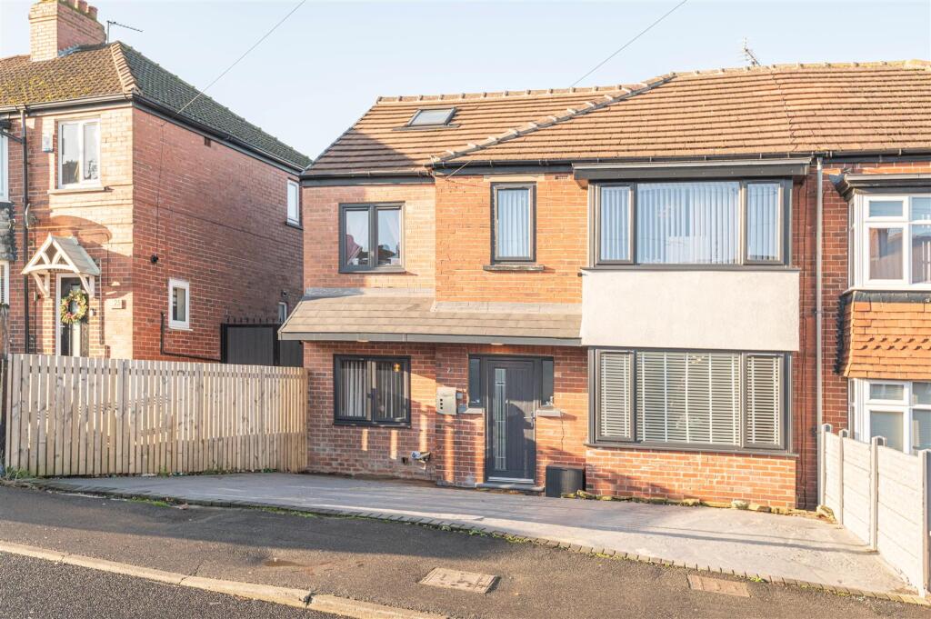 02 - 23 Queens Drive S75 2QQ.jpg