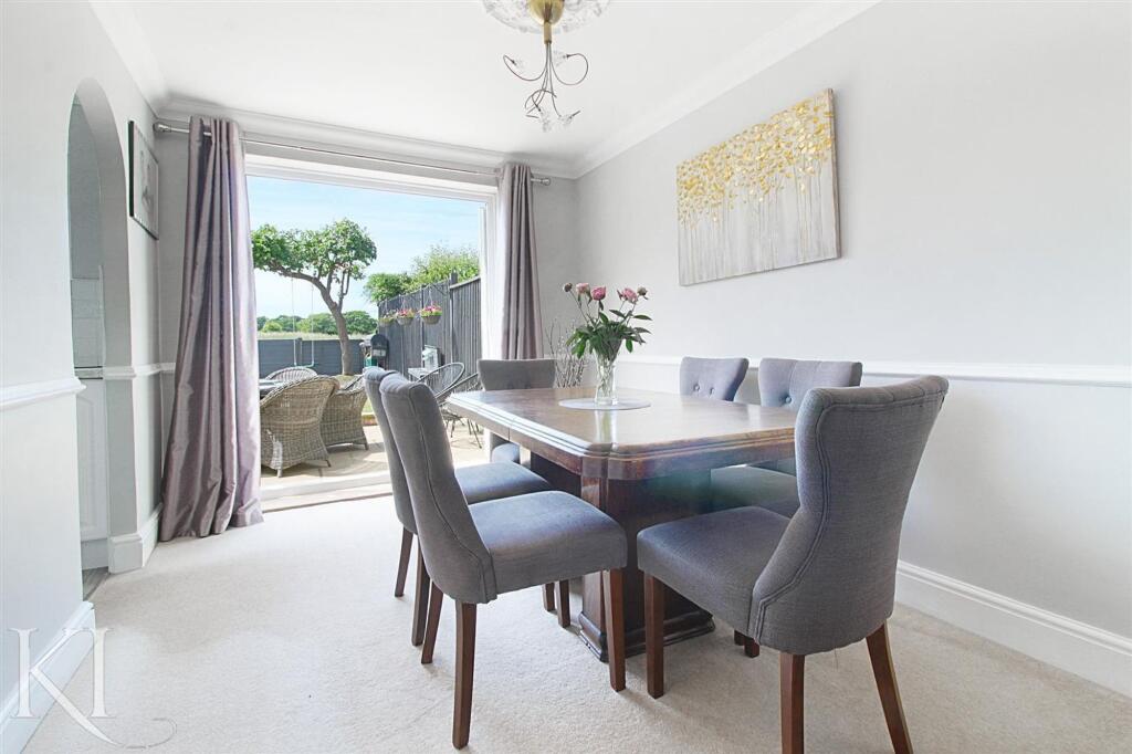 dining area 1.jpg