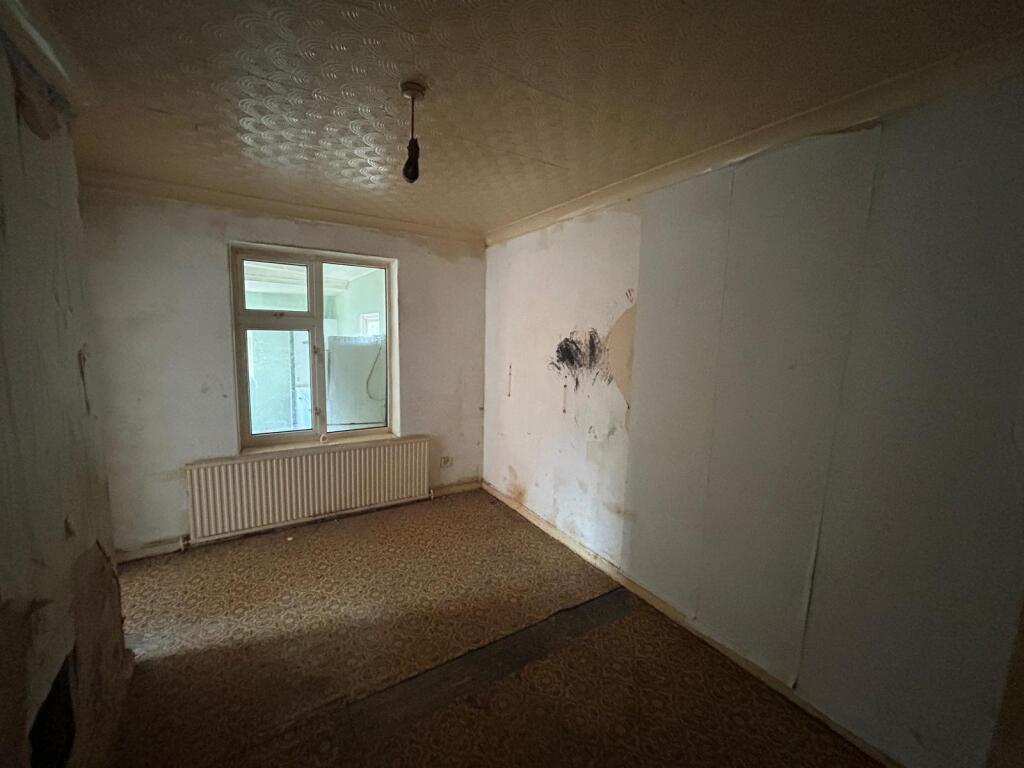 WhatsApp Image 2025-09-10 At 16.19.40 E086935a T202509101947.jpg