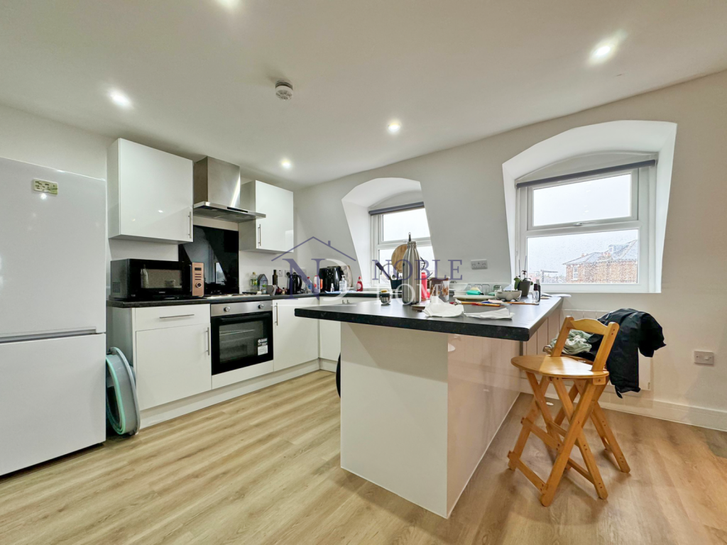 Studio flat in Hounslow TW3