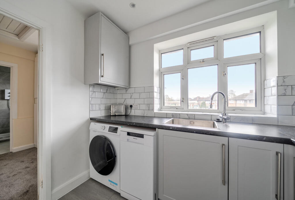 1388934-15-693ff2...