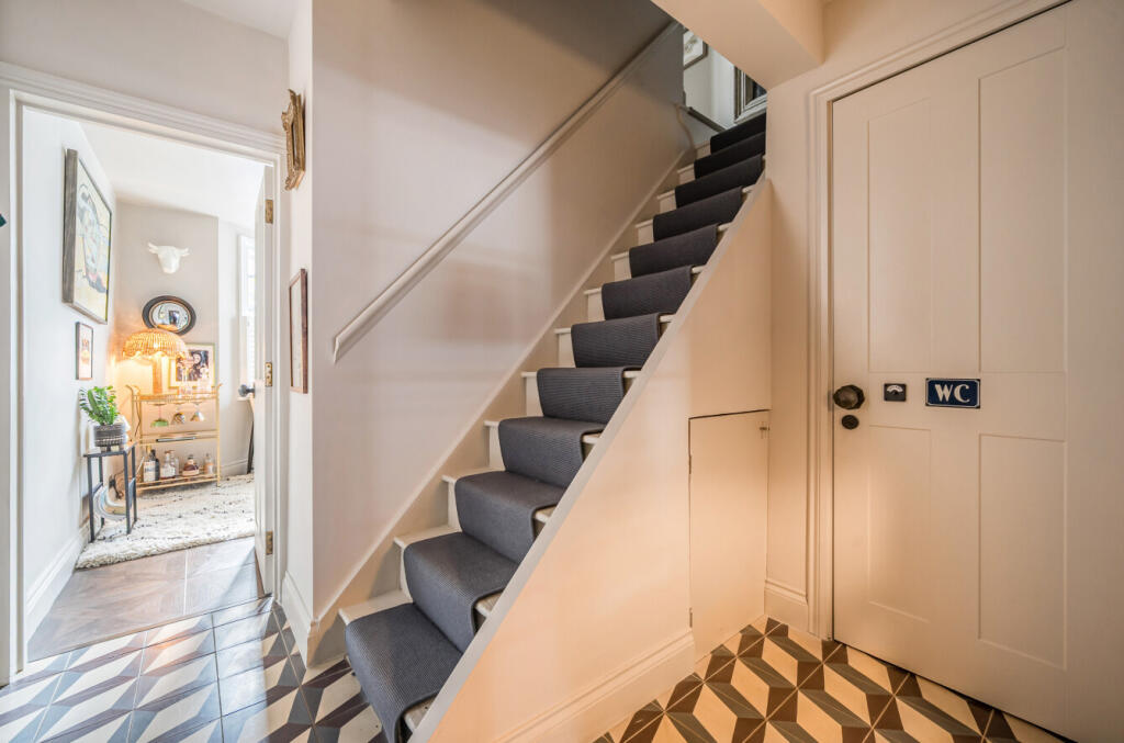 1335504-12-68adec...