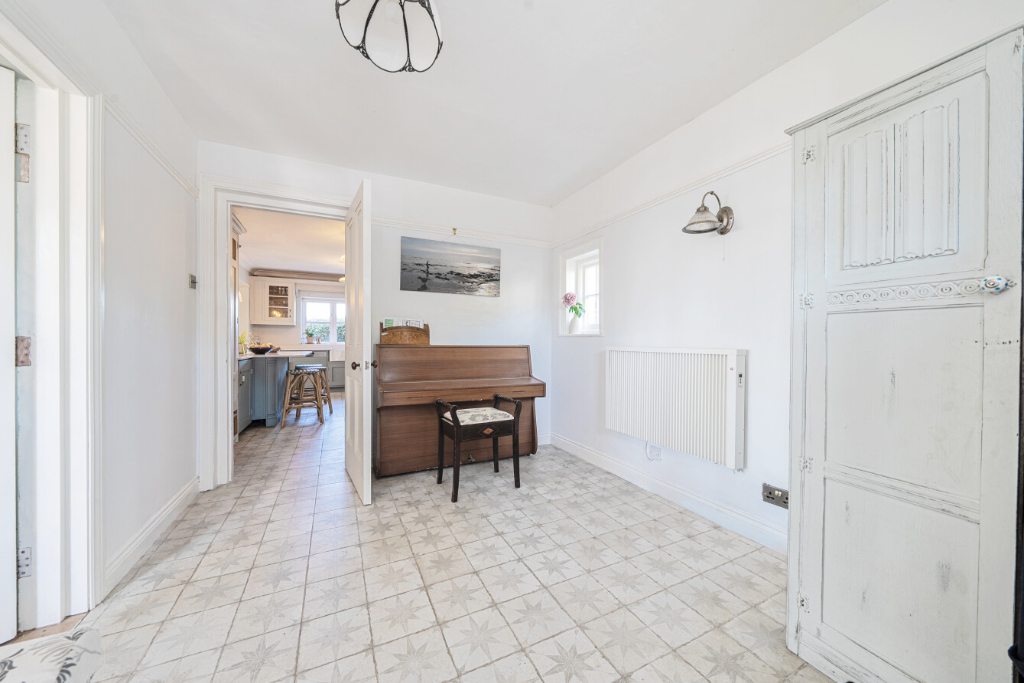 1287638-5-68277d6b3dfd3-ARW1287638-5-68277d6b3dfd3