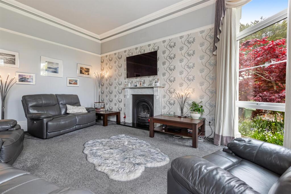 A12 - 26 College Road Newton Abbot - 250422.jpg