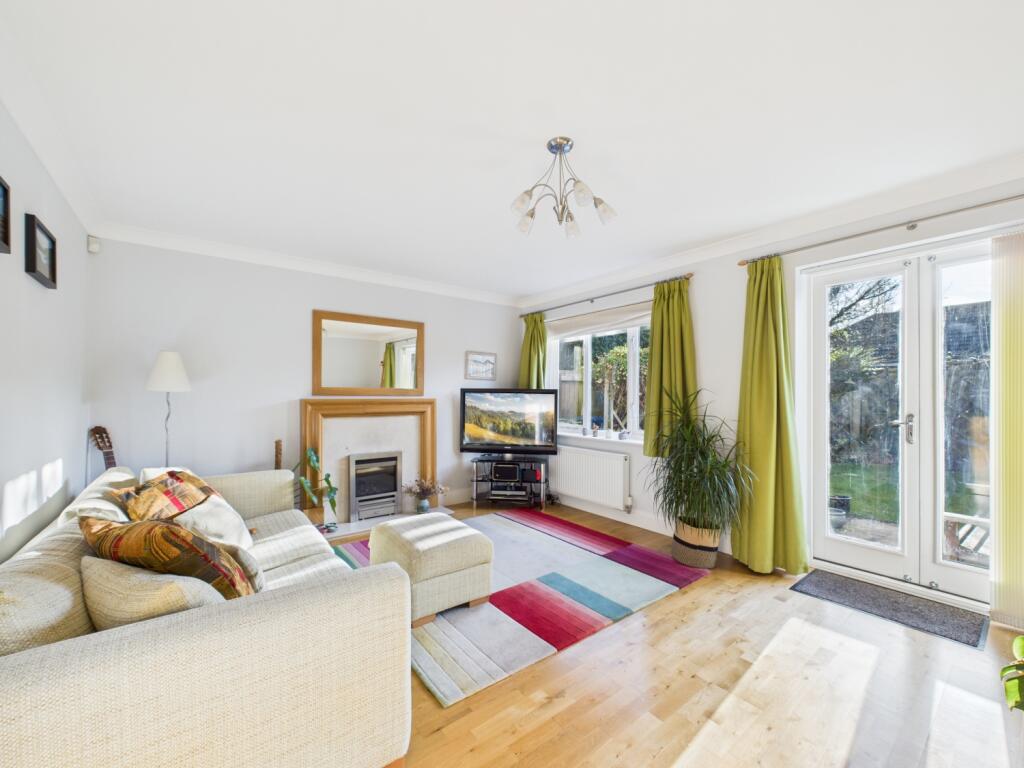 CAM05546G0-PR0051-STILL019