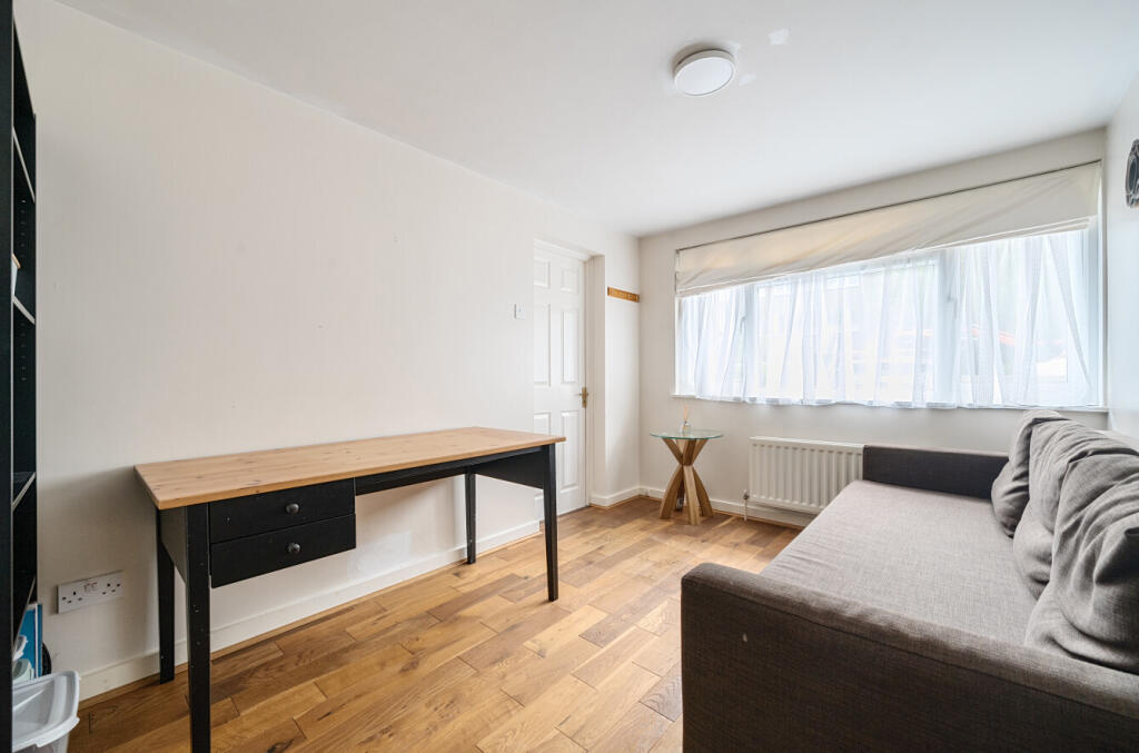 1299286-7-6839c3e...