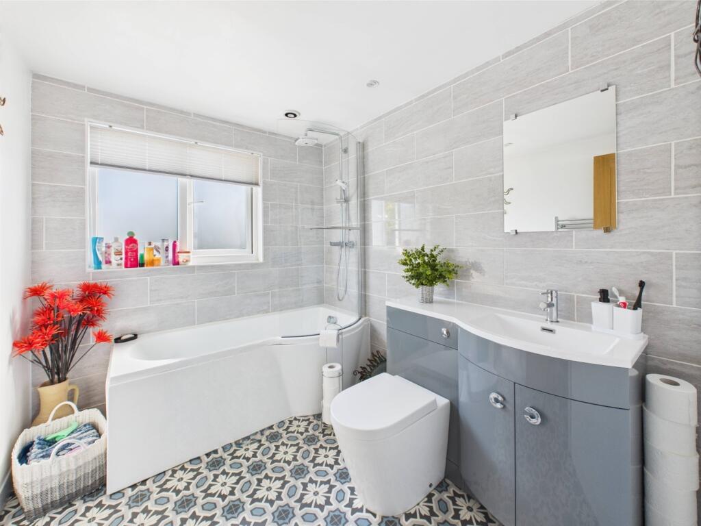 CAM03729G0-PR0042-STILL038