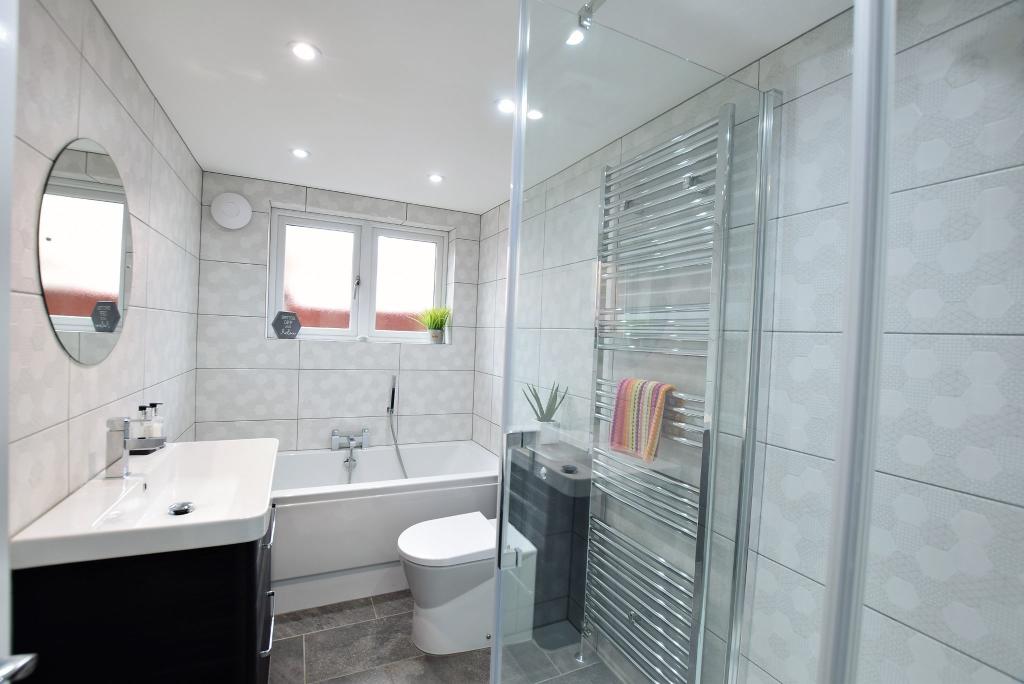 GROUND FLOOR BATHROOM