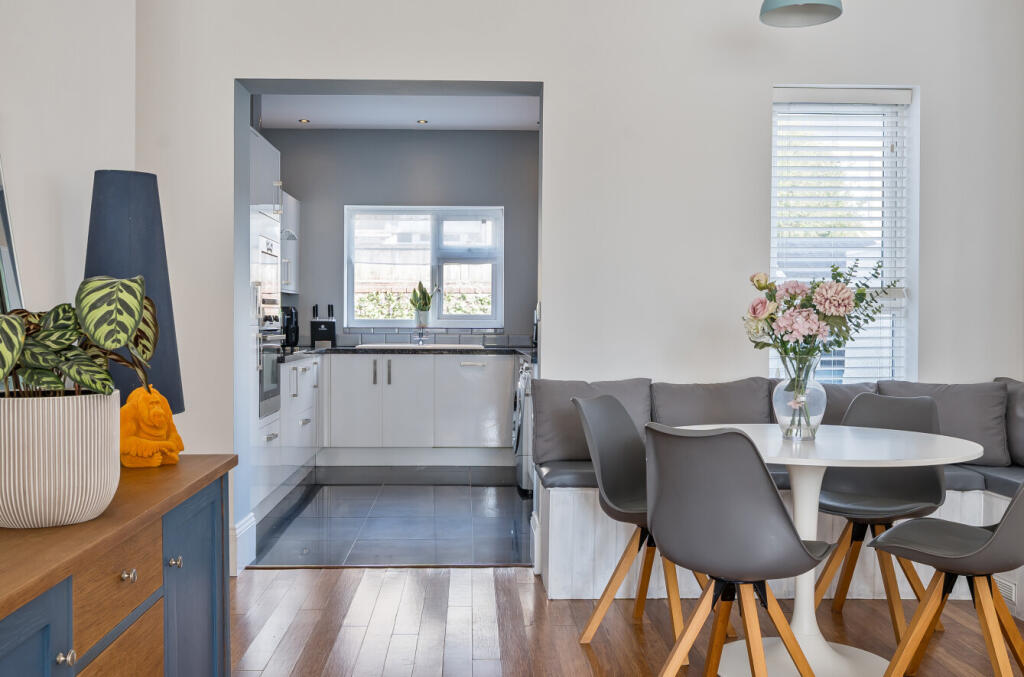 1369239-2-68f0f95...