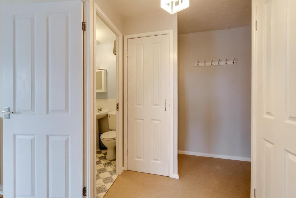 Hallway (2).jpg