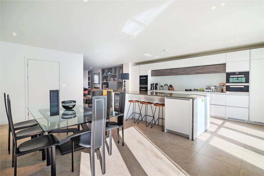 Kitchen / Dining
