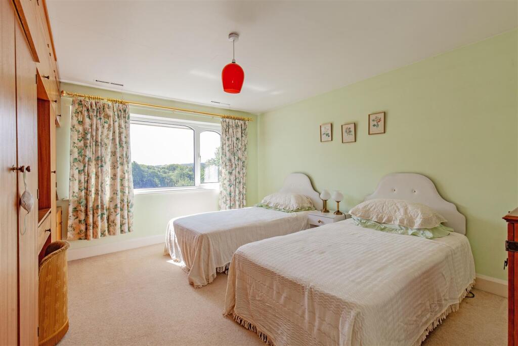 Bedroom 2-1.jpg
