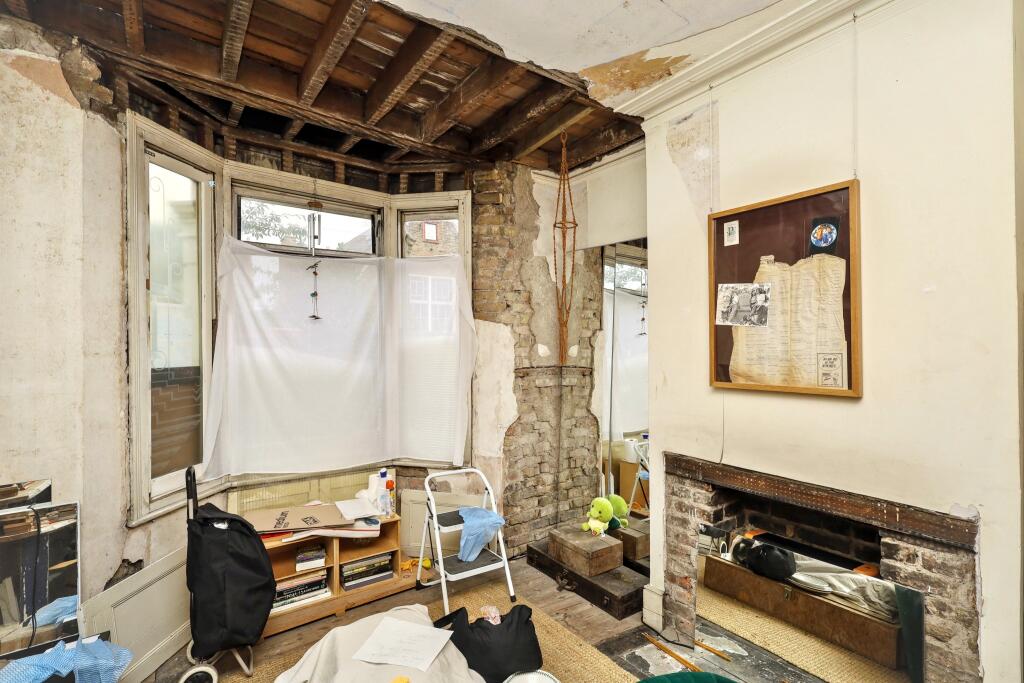 27 Colne Road, Clapton, London, E5 0HR