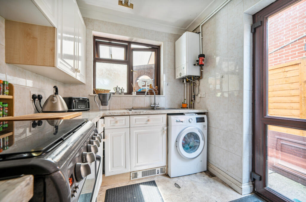 1327380-10-687e50...