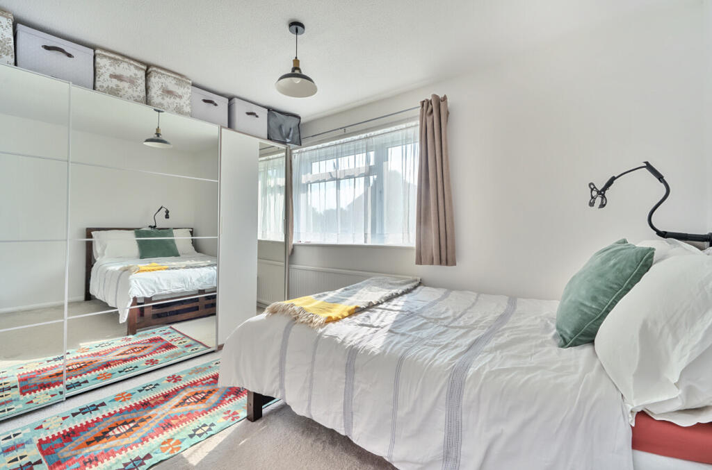 1305375-6-6847103...