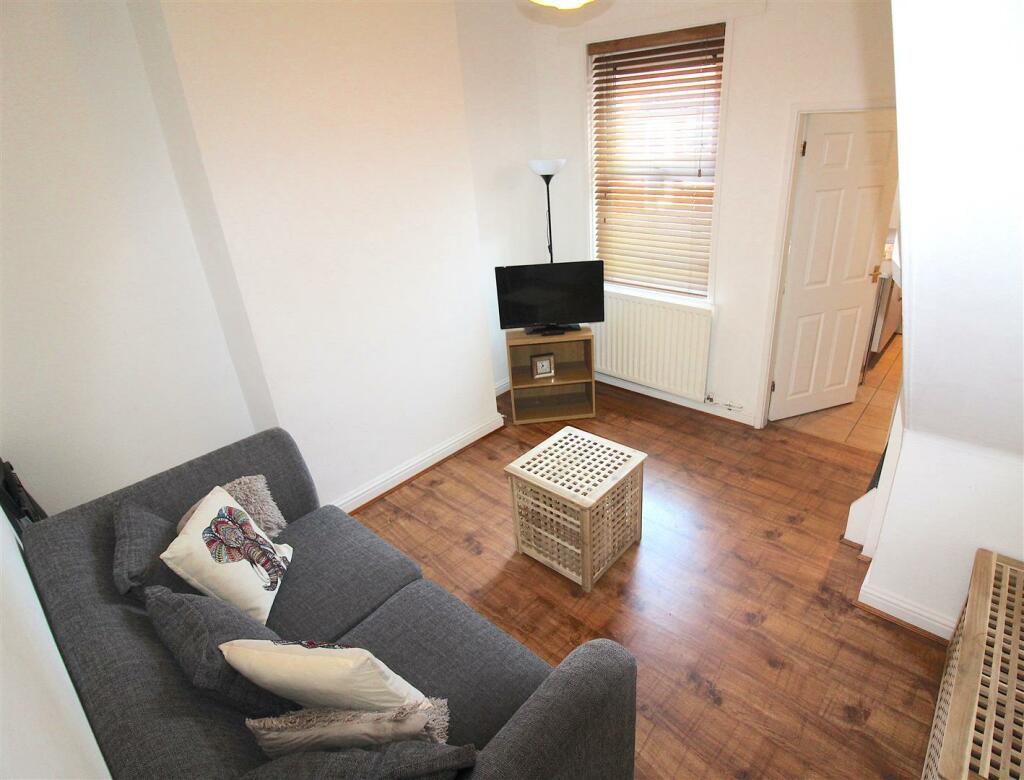 Swan Lane, Stoke - Lounge