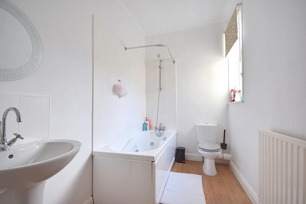 Slade Lane EweMove Brighouse (26)