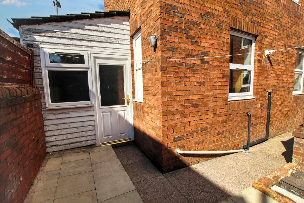 39 Coronation Street, Macclesfield, Cheshire, SK11 7PQ