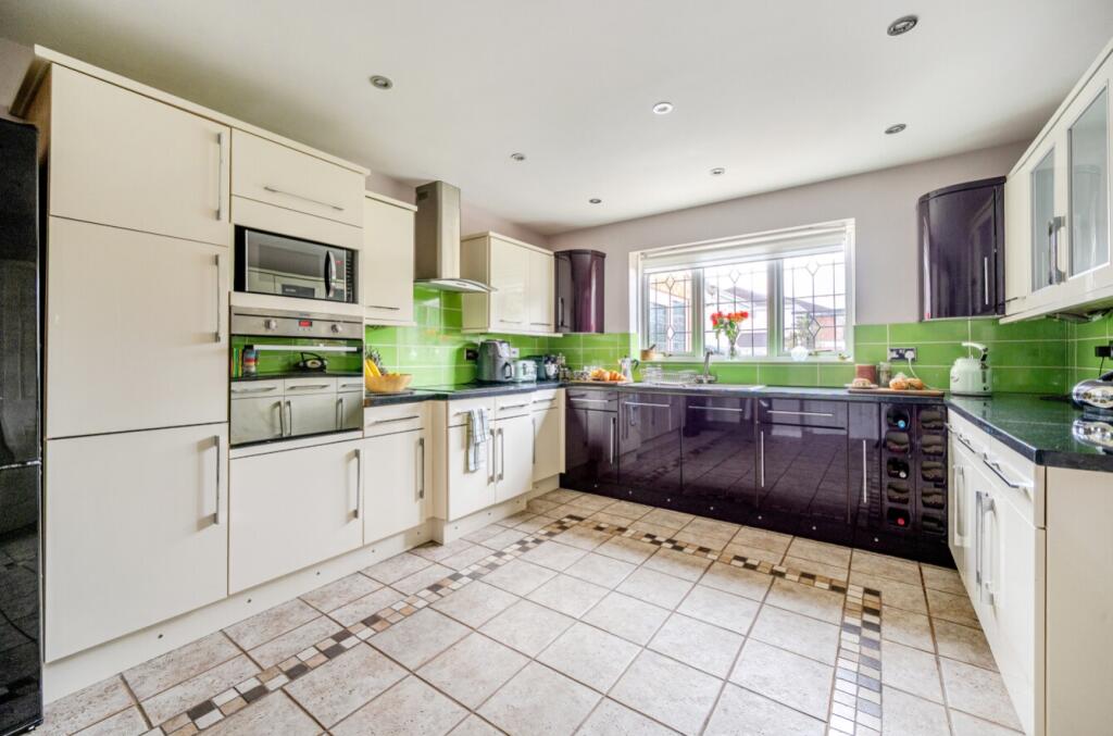 Kitchen 1