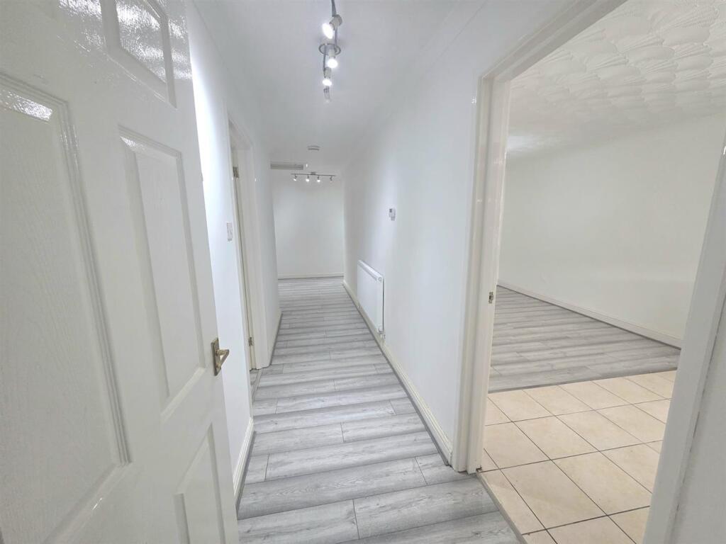 Hallway.jpeg