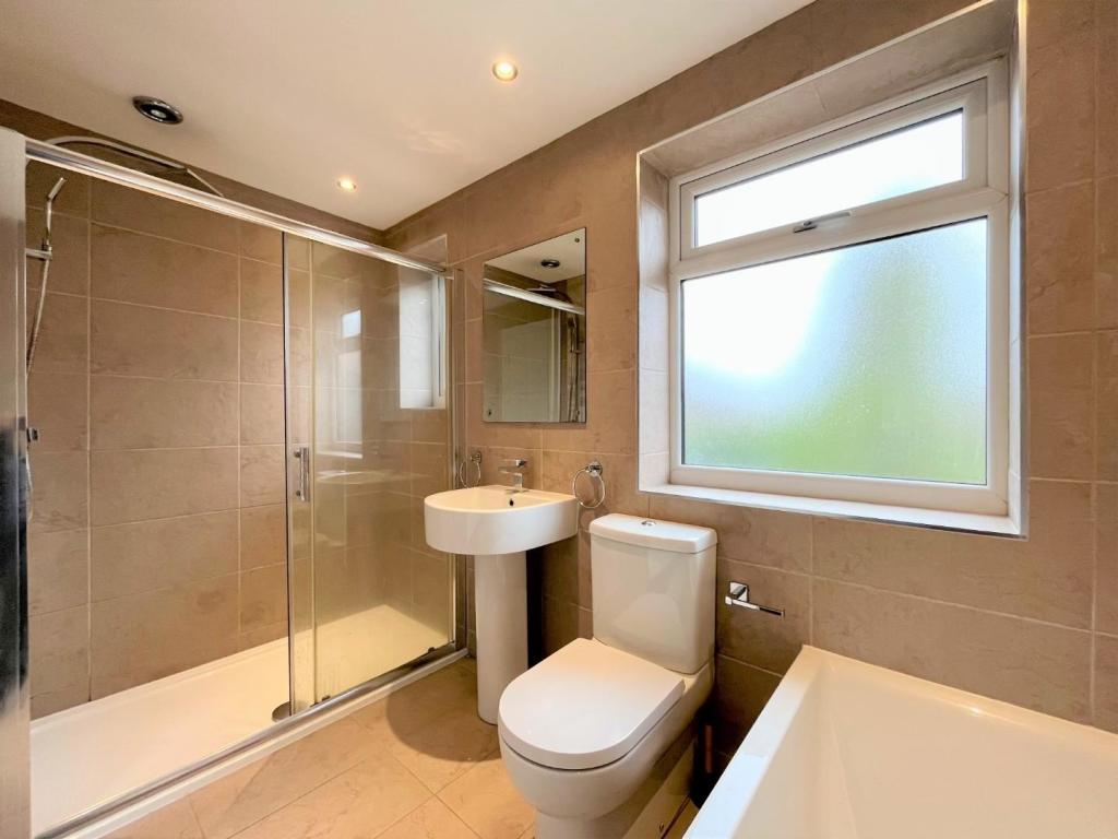 Bathroom Aspect 2