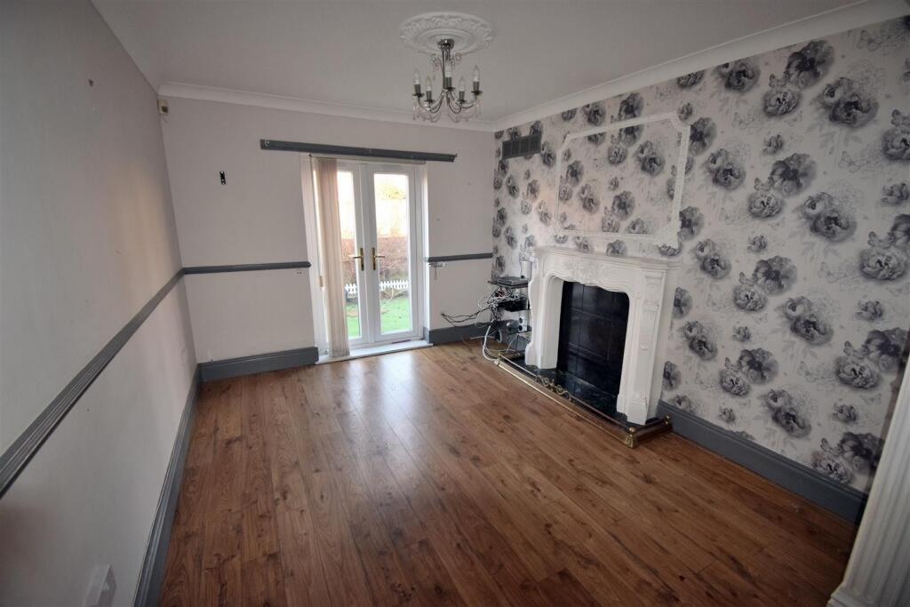 Lounge / Dining Room