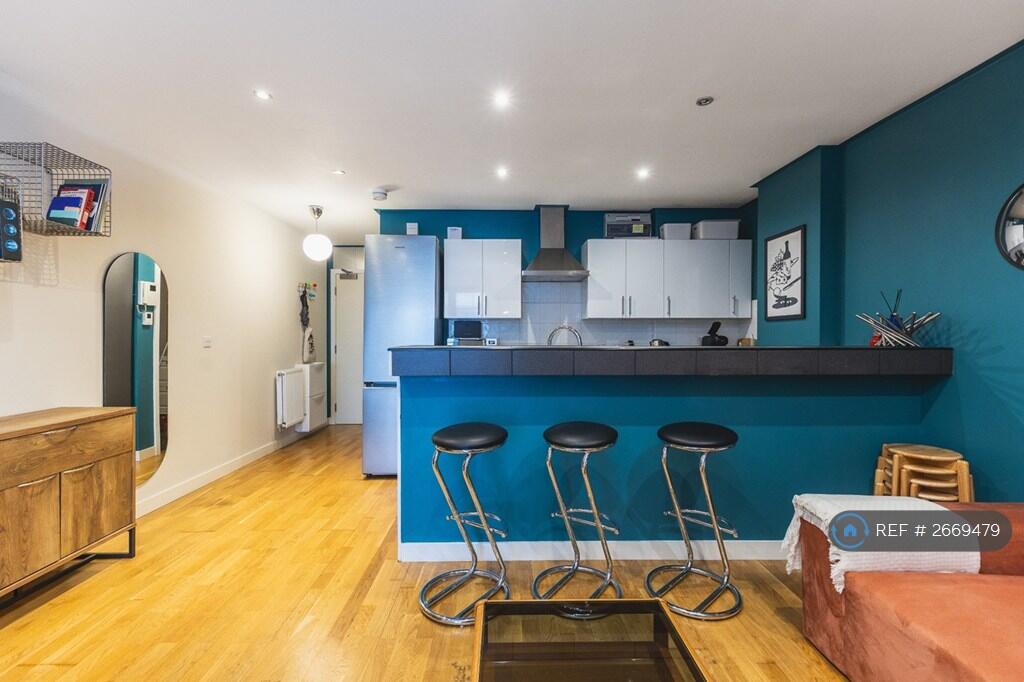 Kitchen Bar / Living Room