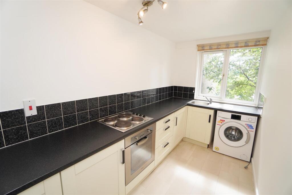 kitchen1.jpg