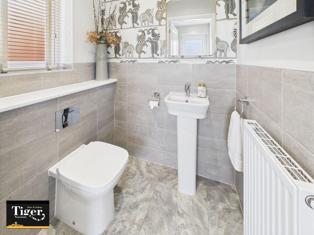 CAM02176G0-PR0661...