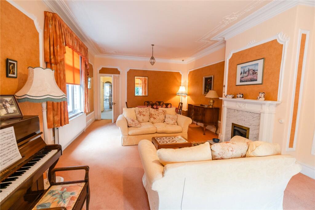 Living Room (2)