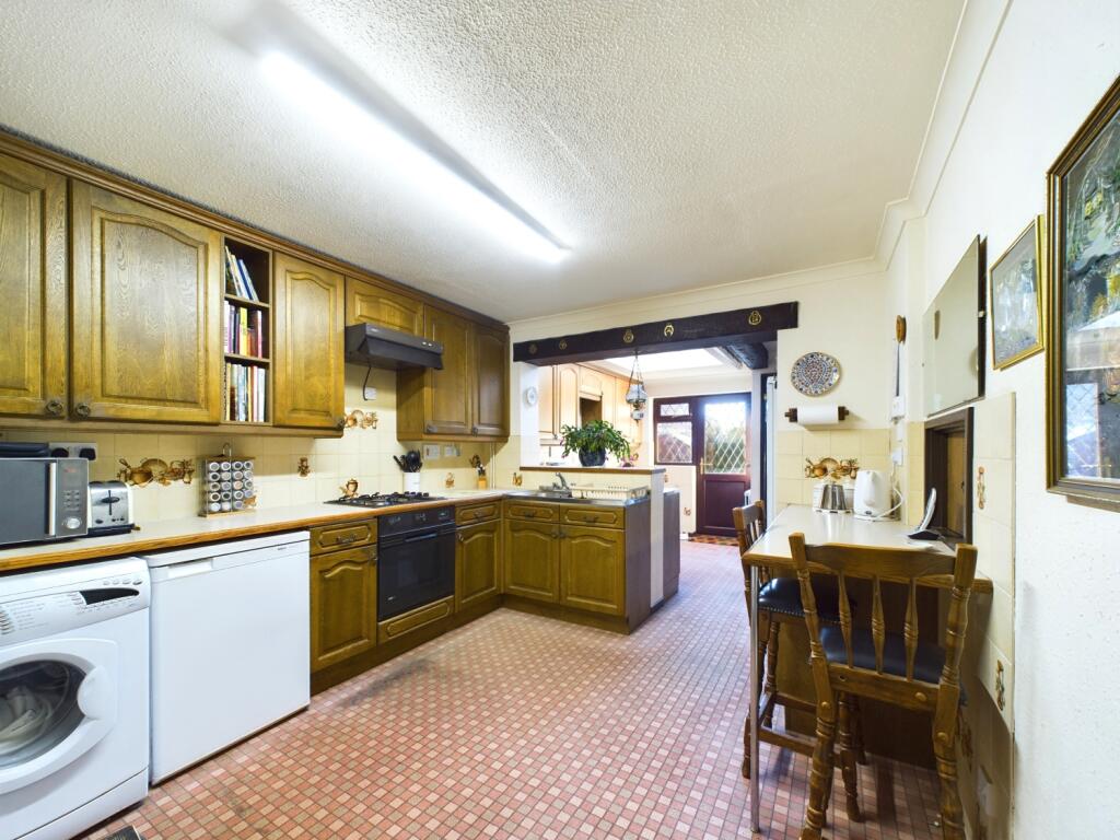 CAM02023G0-PR0111-STILL014