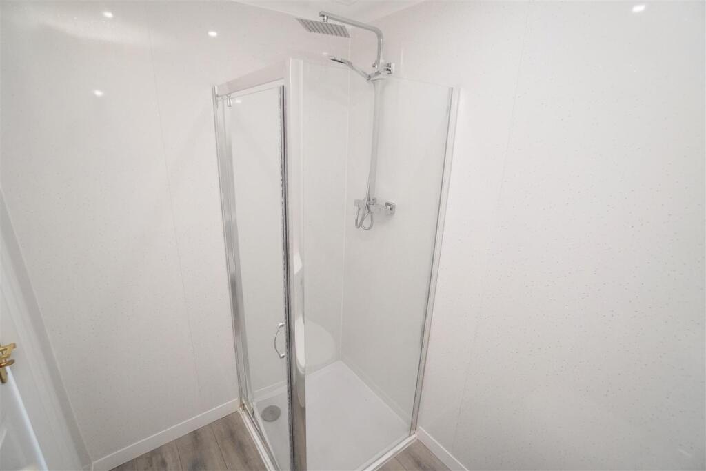 en suite1.jpg