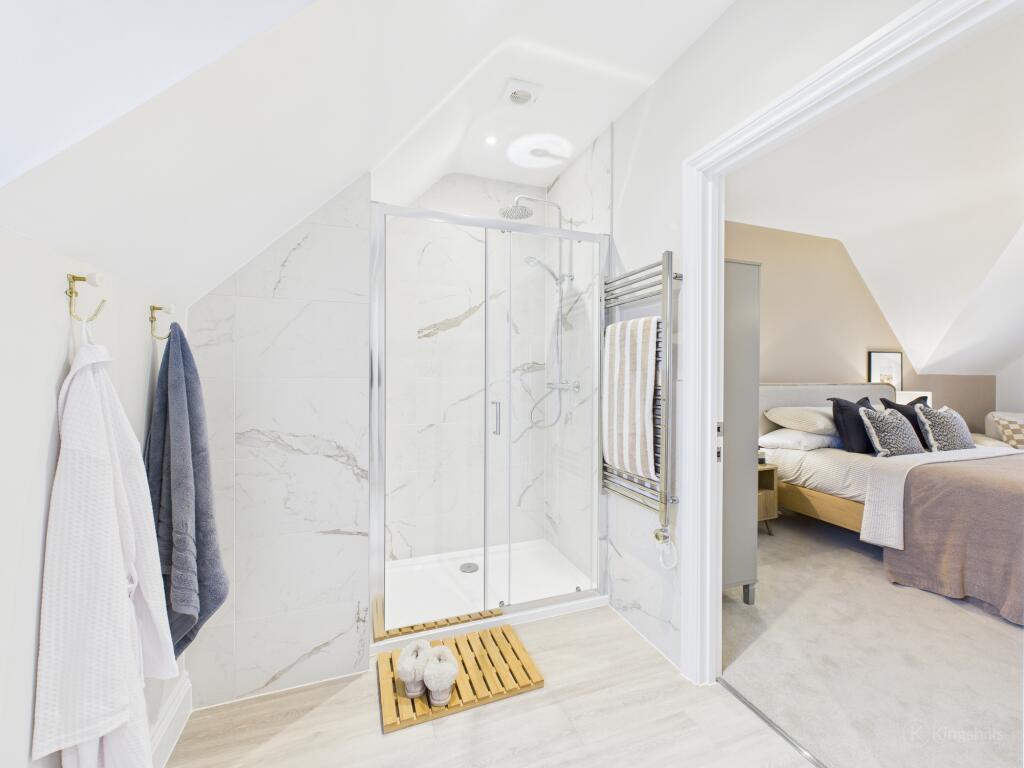 CAM02119G0-PR0505-STILL008