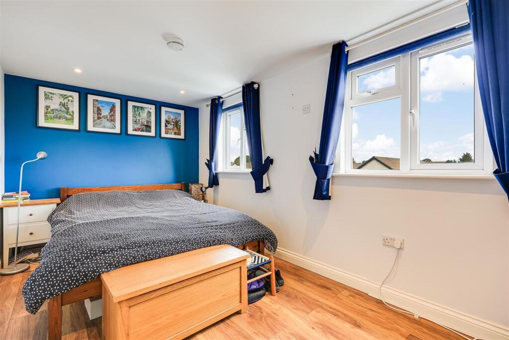 Bedroom 1 (2)