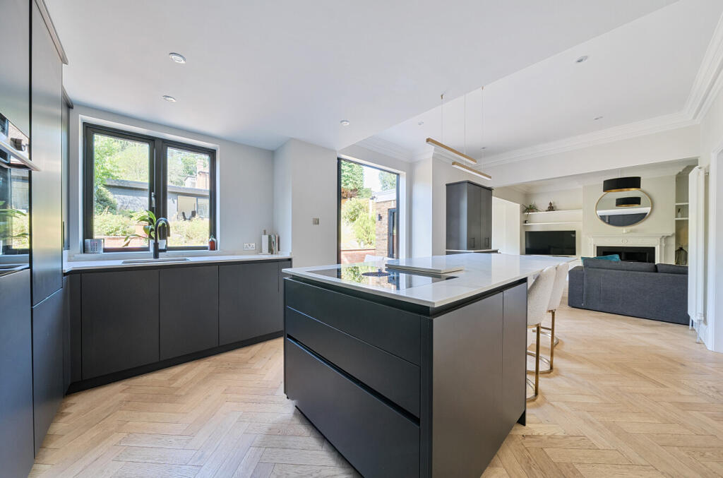 1316626-23-686cf9...