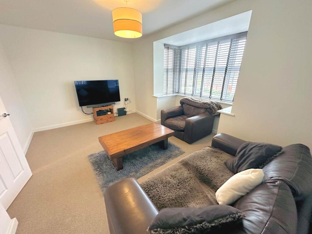 Bedroom lounge play 