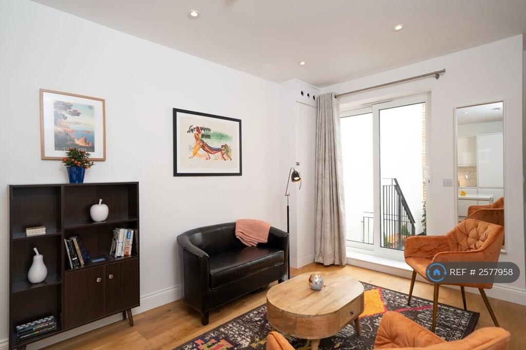 Lounge When Furnished