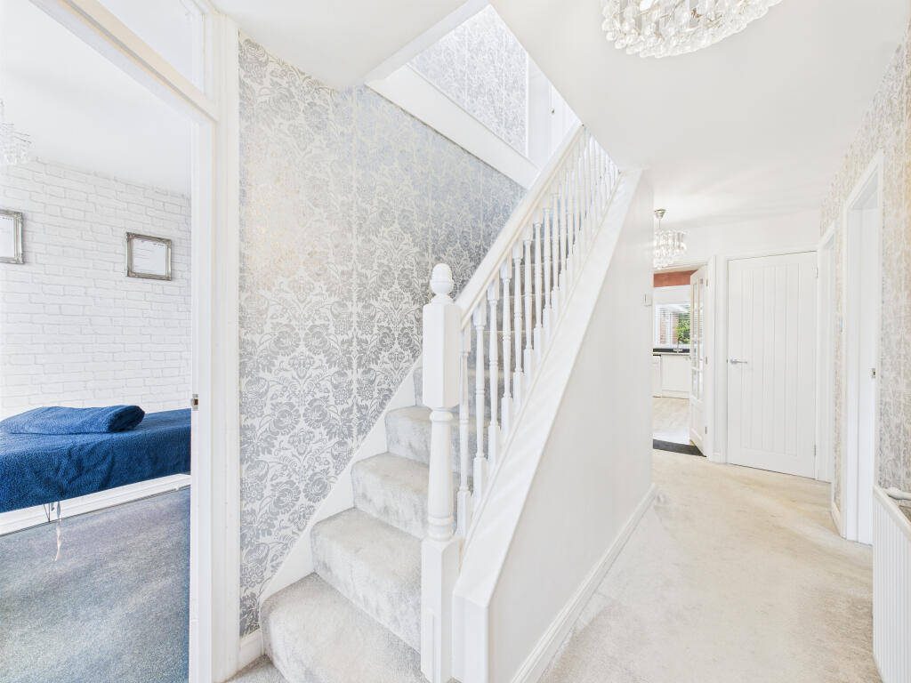 CAM02909G0-PR0425-STILL016