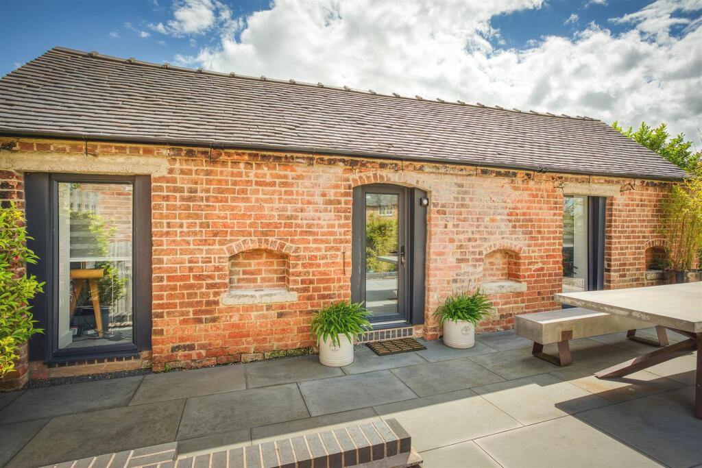Detached Brick Barn