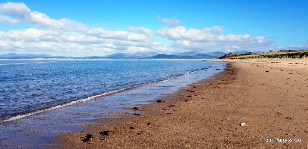 Llandanwg beach close to bungalow.jpg