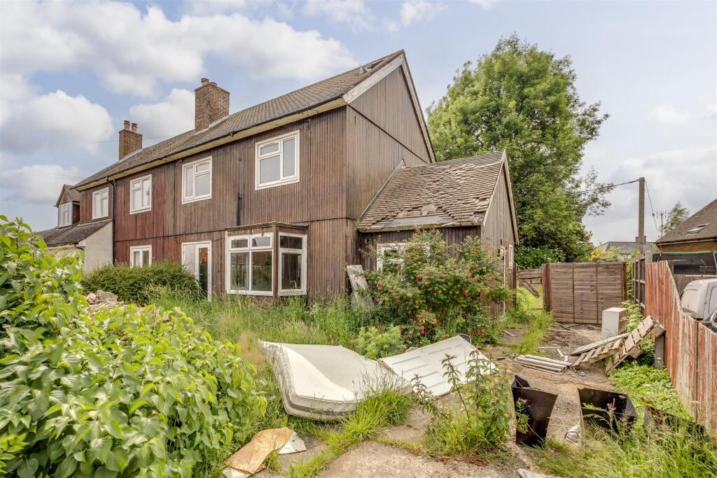 2 Elizabeth Road, HP14 3QT-5.jpg