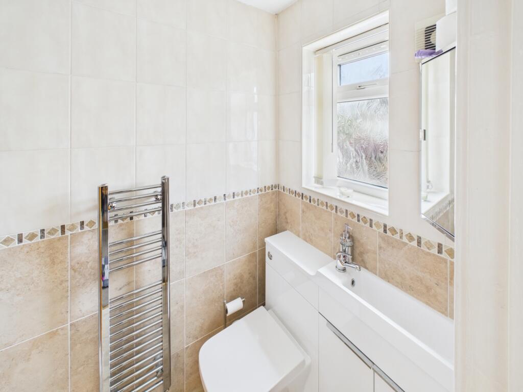 CAM04233G0-PR0019-STILL005