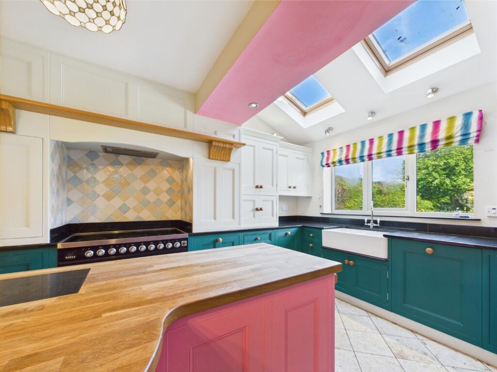 Kitchen/Breakfast Area