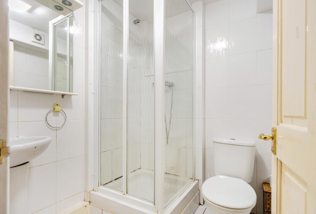 1355549-5-68caa61...